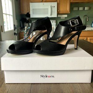 Great Condition, Black Women's Heels, Size 7.5